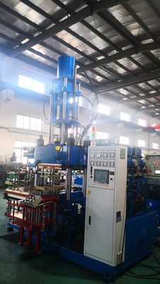 Machine de presse de machine de 200 Ton High Speed Injection Molding pour l'isolateur de silicone