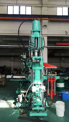 Machine de moulage par injection de silicone hydraulique de 200 tonnes pour la fabrication de bonnets de natation en silicone