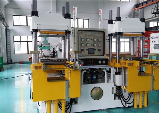 Machine de vulcanisation hydraulique automatique efficace pour la fabrication de bouchons en caoutchouc