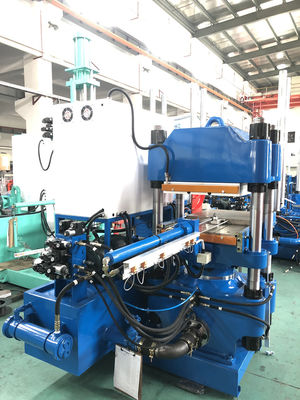 Machines pour la fabrication de produits en caoutchouc destinées à la fabrication d'amortisseurs en caoutchouc