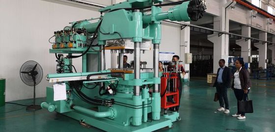 Machine de moulage par injection horizontale de caoutchouc pour la fabrication de pièces automobiles