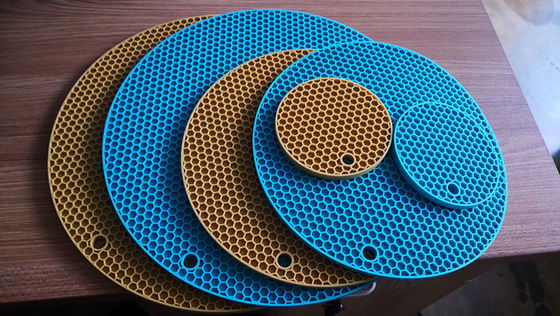 Autres pièces en caoutchouc machine de vulcanisation pour la fabrication de produits en silicone tapis de pot résistant à la chaleur