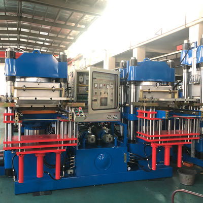 Machinerie de traitement du caoutchouc Machine de presse hydraulique Station de double presse pour fabriquer des joints en caoutchouc pour tuyaux en UPVC