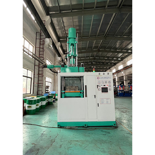 Machine de moulage par injection de silicone à économie d'énergie entièrement automatique pour la fabrication du tee de golf