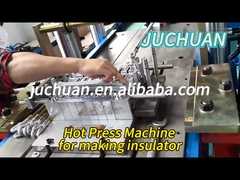 Machines à pressage à chaud pour la fabrication d'isolants